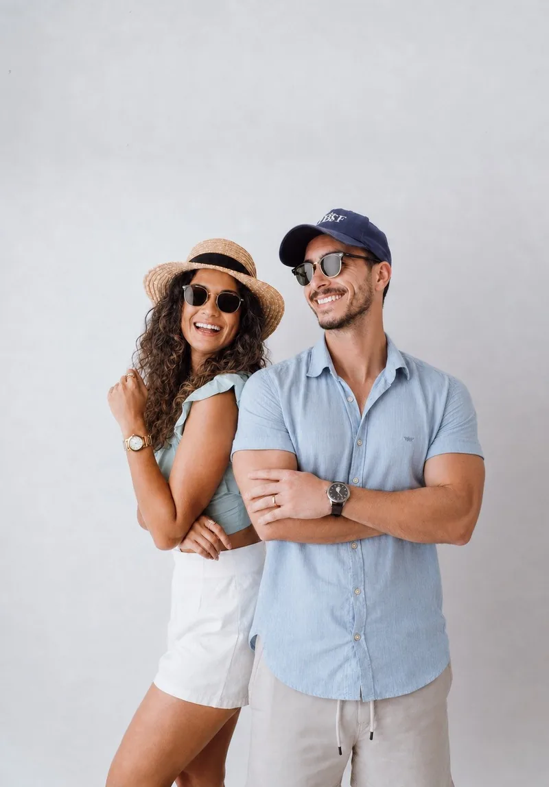 Jennifer e João, criadores do Invista pra Viagem